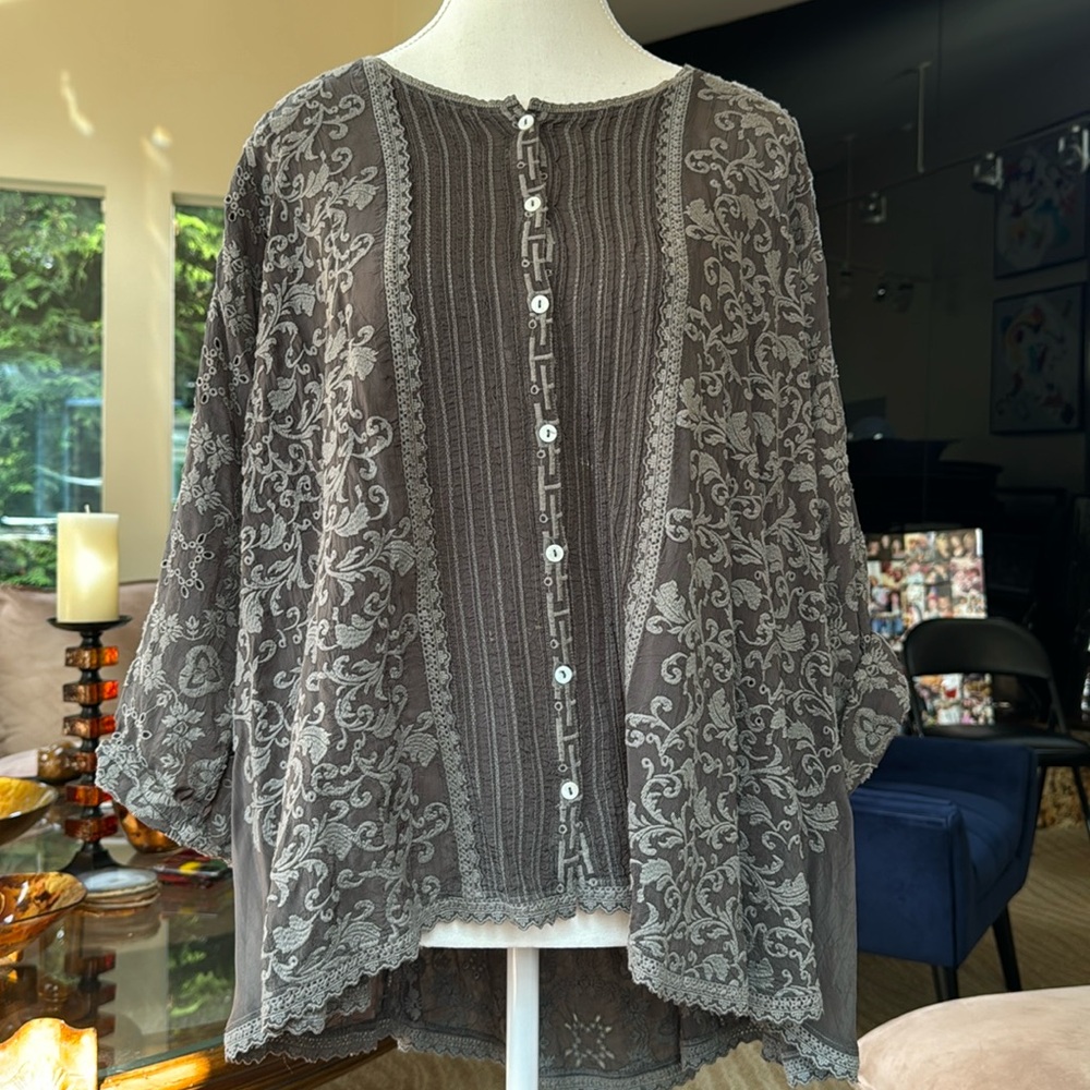 Johnny Was gray tunic button down S women’s top